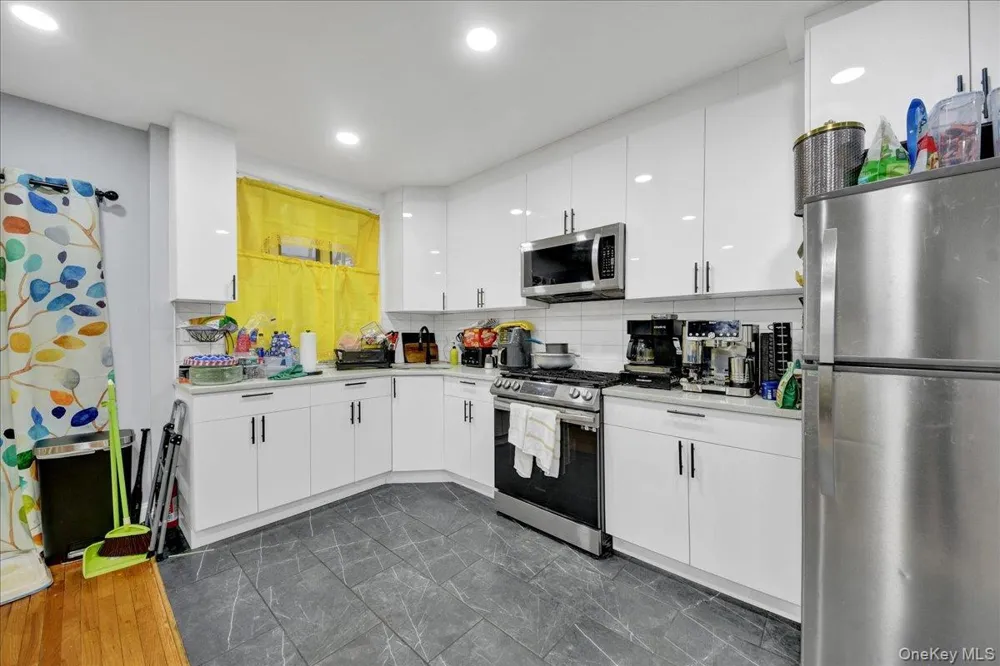 1804 Seminole Avenue Bronx, NY 10461