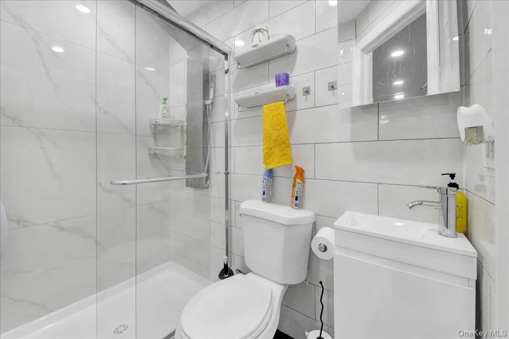 1804 Seminole Avenue Bronx, NY 10461