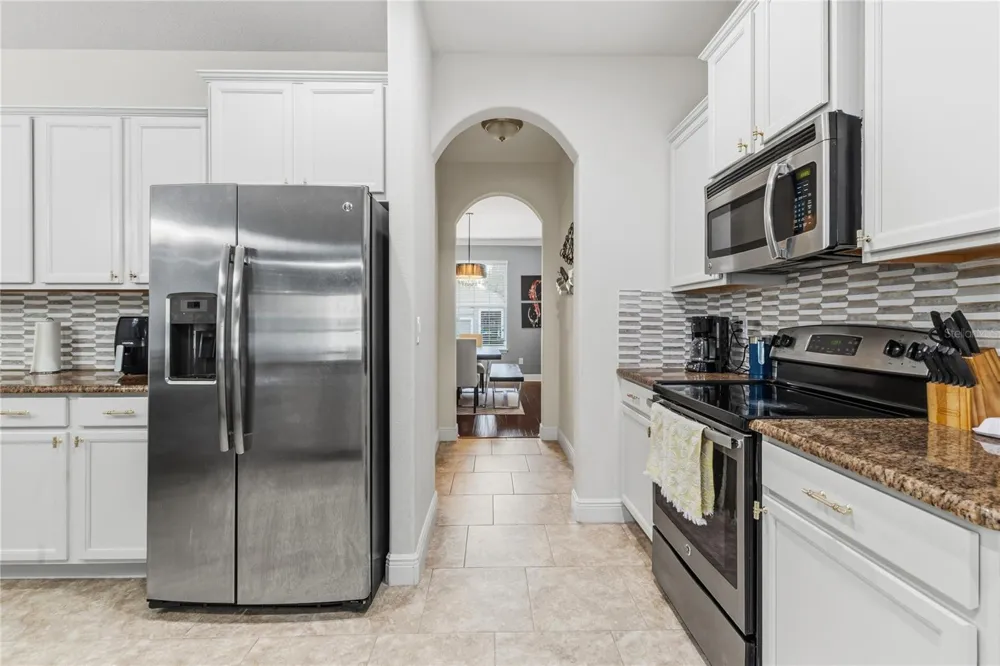 433 AMETHYST AVENUE Auburndale, FL 33823