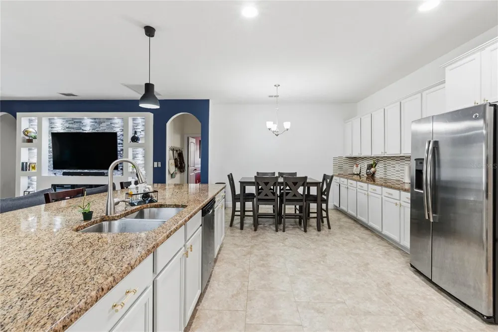 433 AMETHYST AVENUE Auburndale, FL 33823