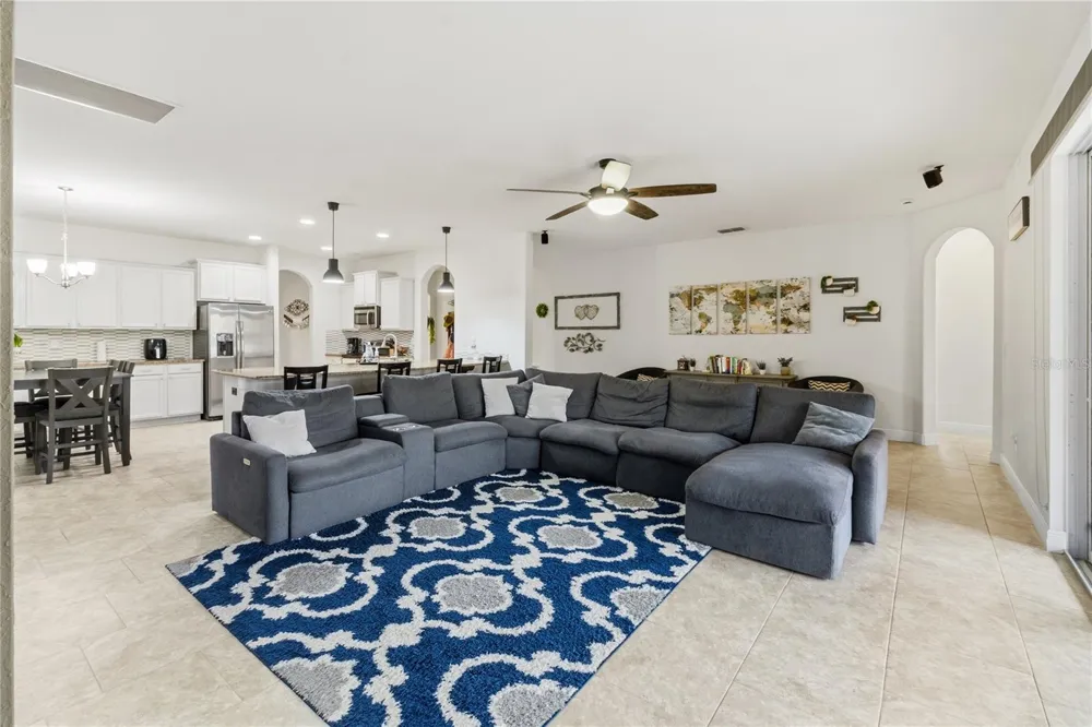 433 AMETHYST AVENUE Auburndale, FL 33823