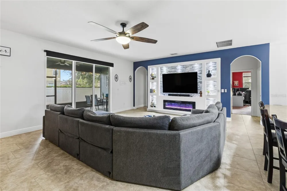 433 AMETHYST AVENUE Auburndale, FL 33823