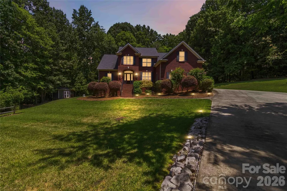 280 Catawba Crest Lane Lake Wylie, SC 29710