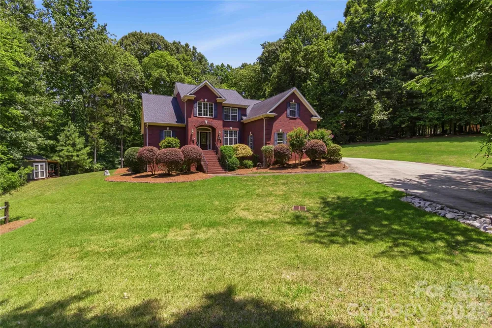 280 Catawba Crest Lane Lake Wylie, SC 29710