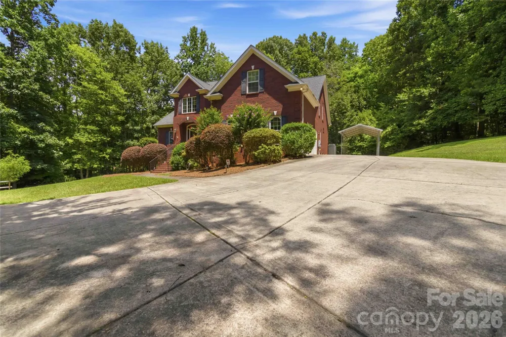 280 Catawba Crest Lane Lake Wylie, SC 29710