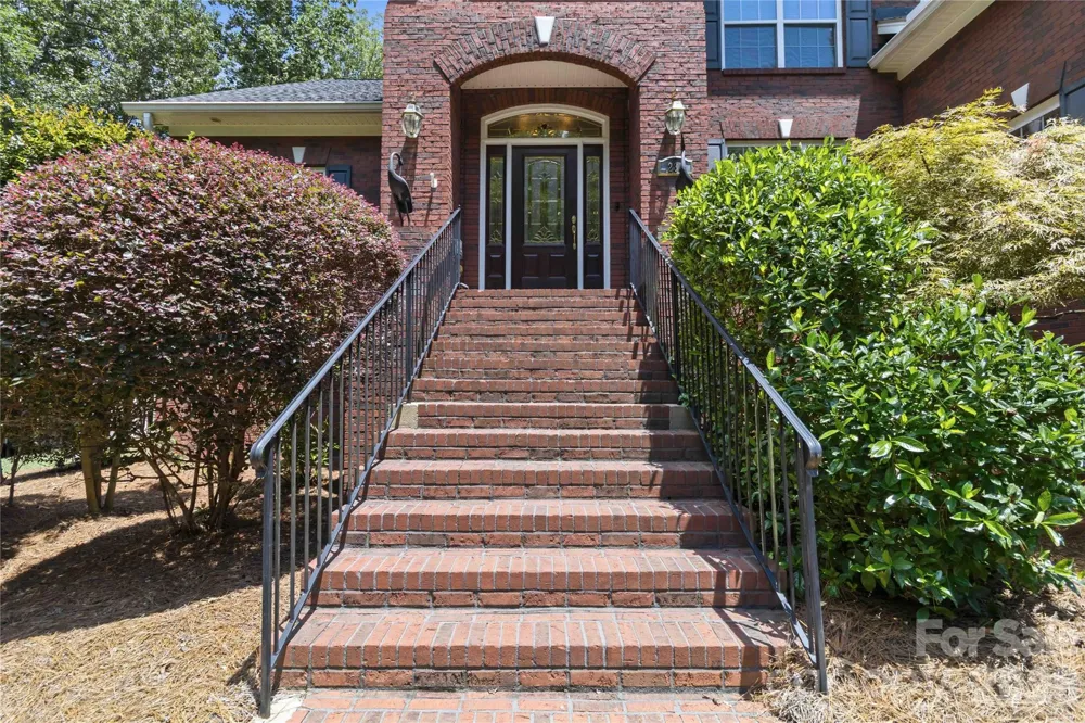 280 Catawba Crest Lane Lake Wylie, SC 29710