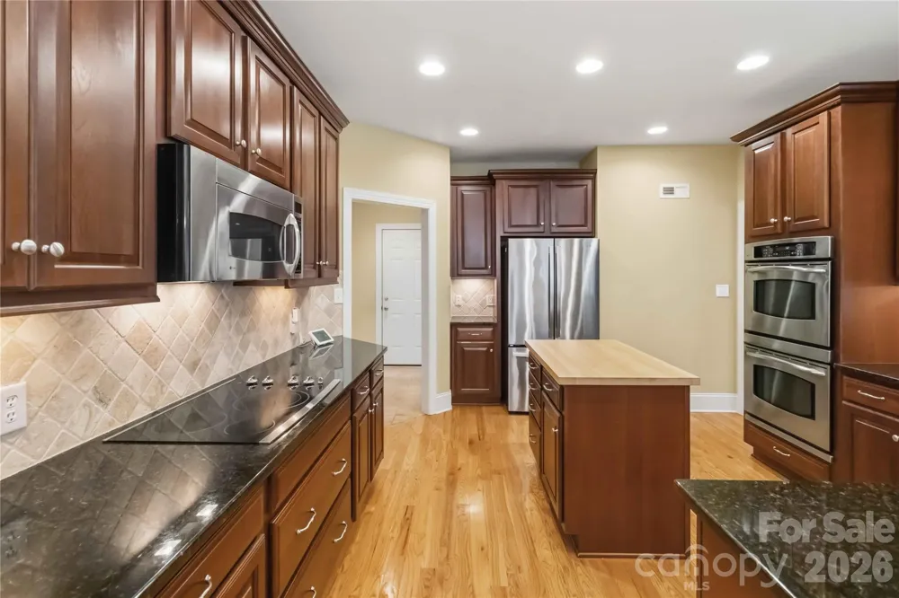 280 Catawba Crest Lane Lake Wylie, SC 29710