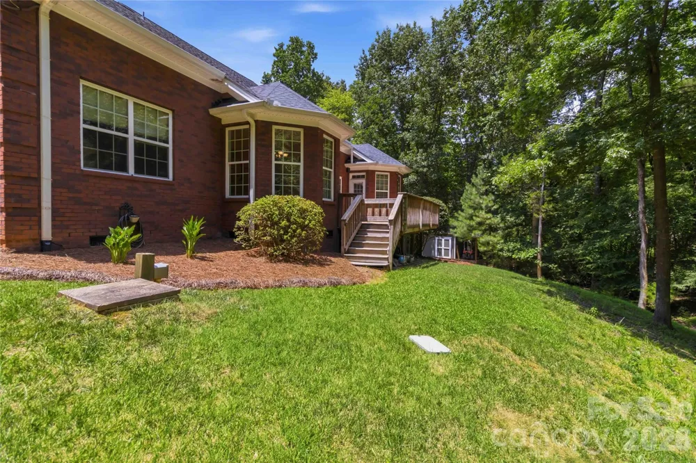 280 Catawba Crest Lane Lake Wylie, SC 29710