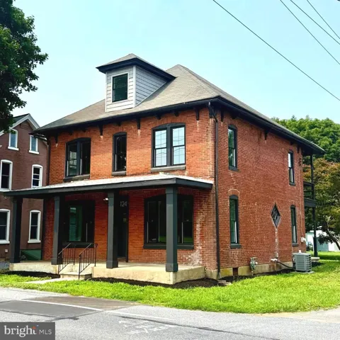 124 SHERIDAN ROAD