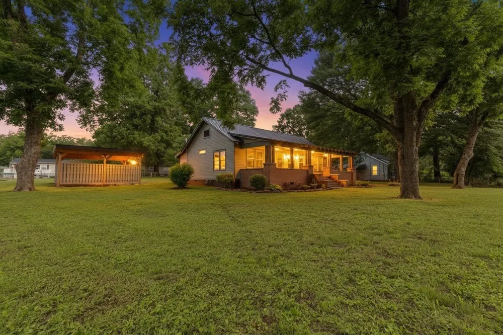 912 S Chattanooga Street LaFayette, GA 30728