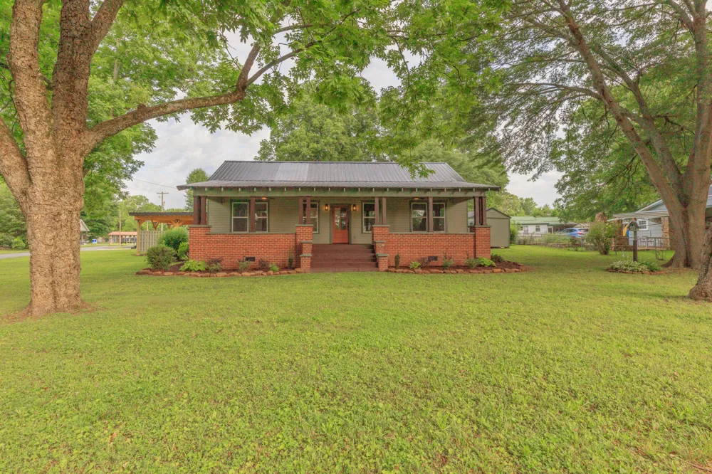 912 S Chattanooga Street LaFayette, GA 30728