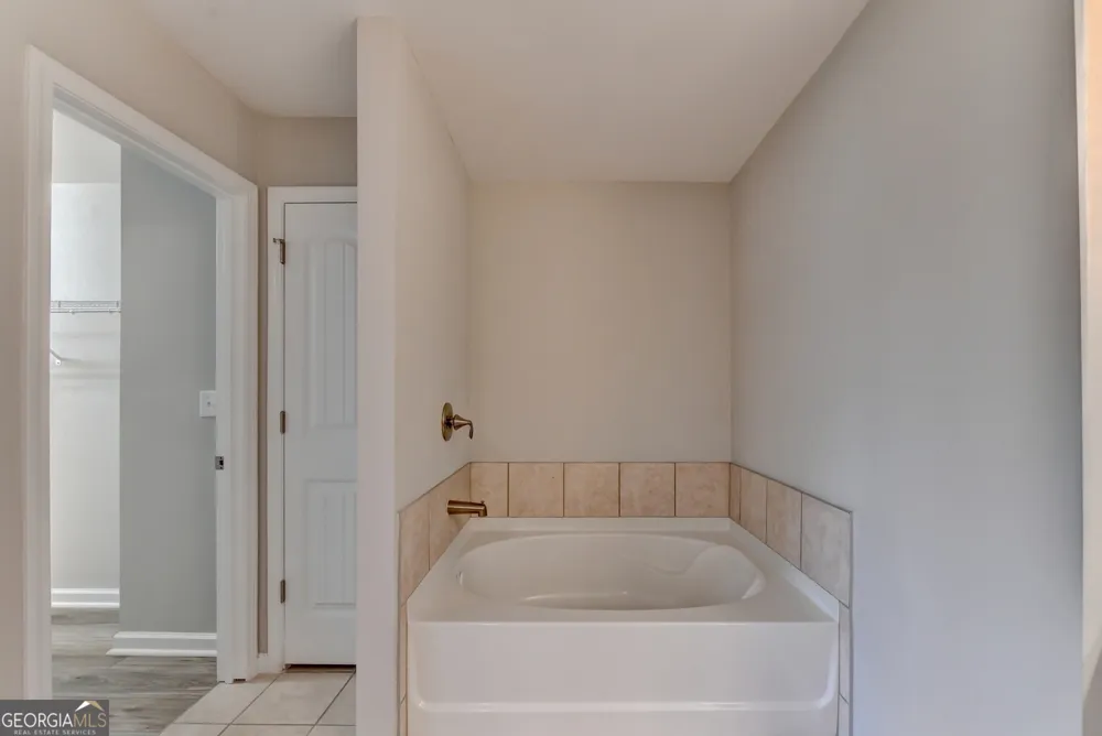 1246 Foxcroft LN Cumming, GA 30041