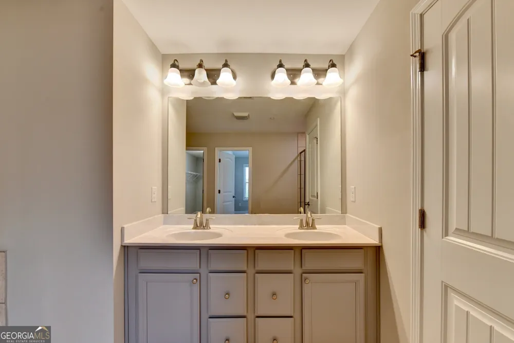 1246 Foxcroft LN Cumming, GA 30041