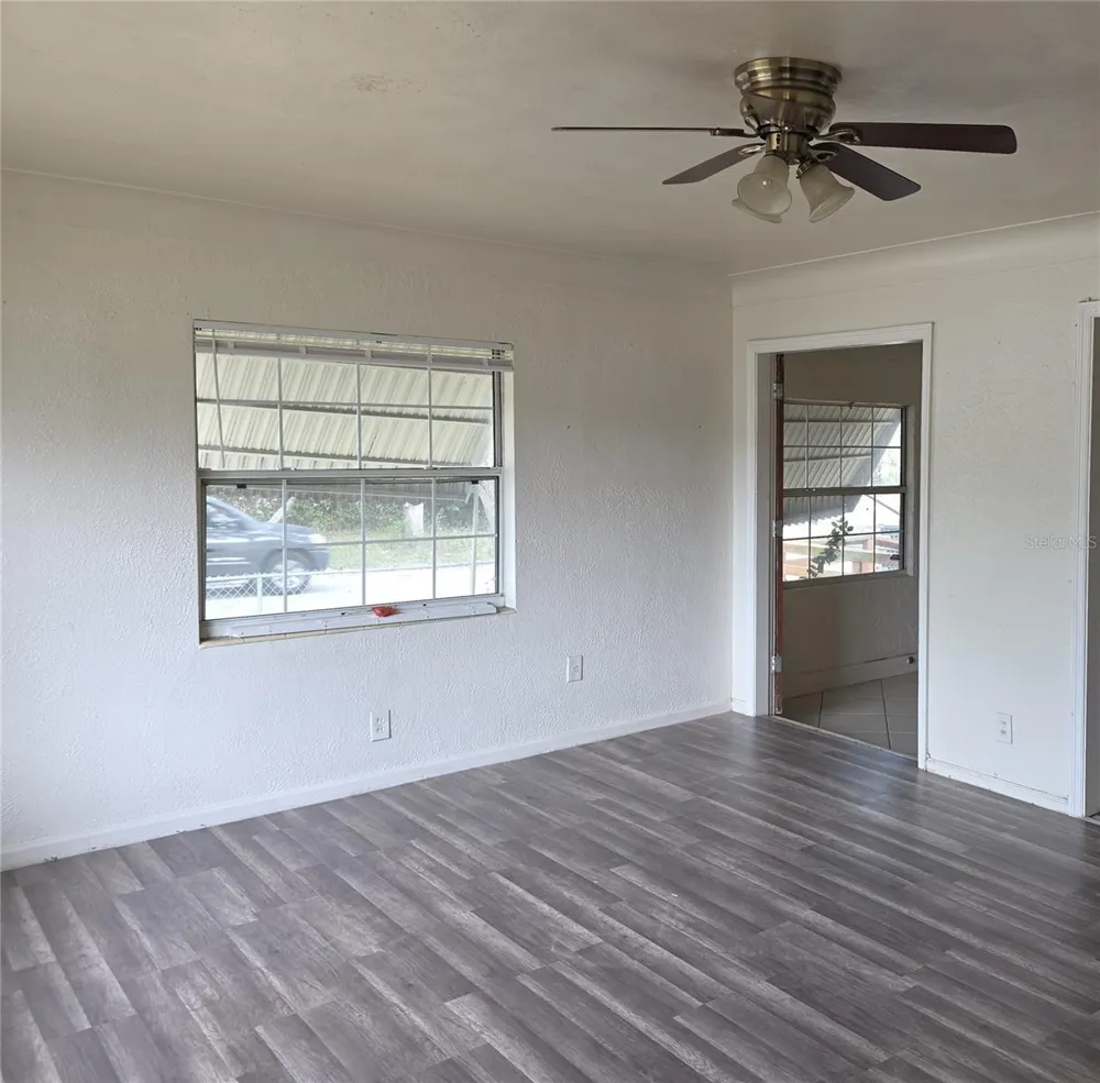 1800 22ND AVENUE S St Petersburg, FL 33712
