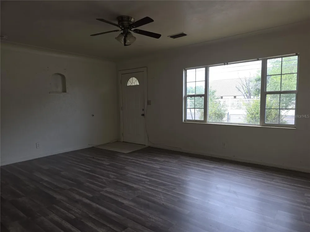1800 22ND AVENUE S St Petersburg, FL 33712