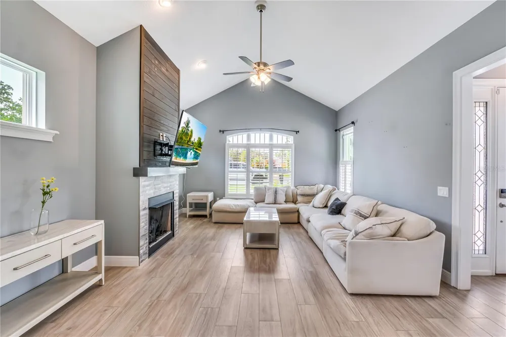 728 LAKE DIAMOND AVENUE ocala, FL 34472