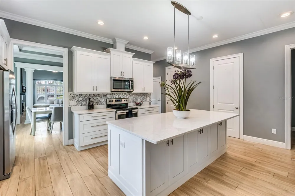 728 LAKE DIAMOND AVENUE ocala, FL 34472