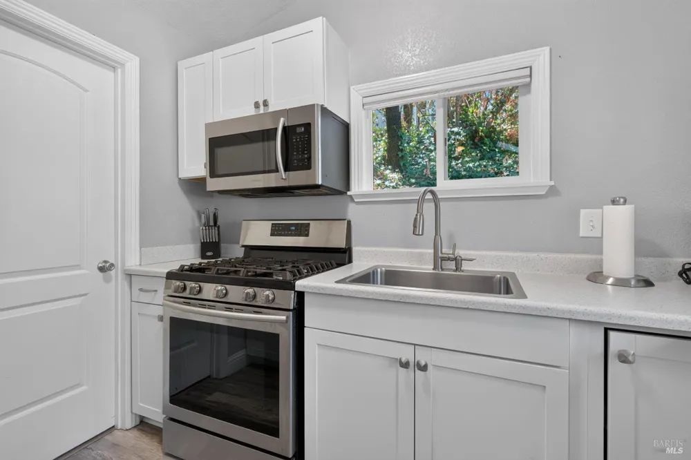 8645 Mirabel Road Forestville, CA 95436