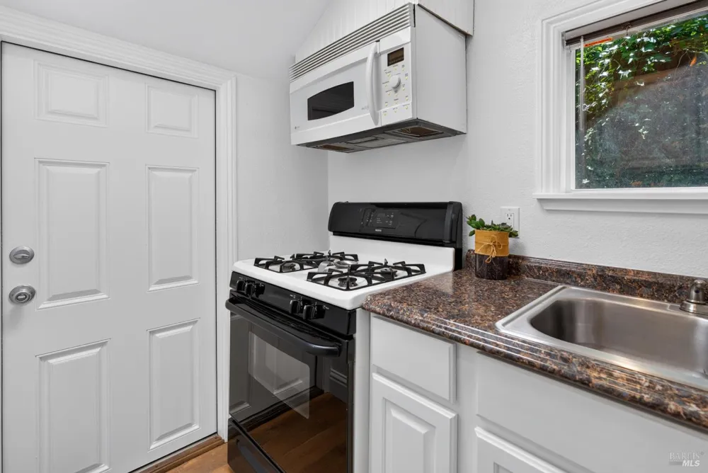 8645 Mirabel Road Forestville, CA 95436