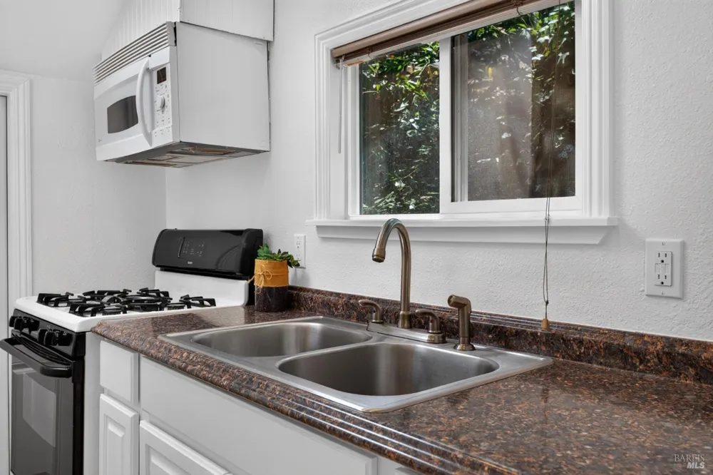 8645 Mirabel Road Forestville, CA 95436