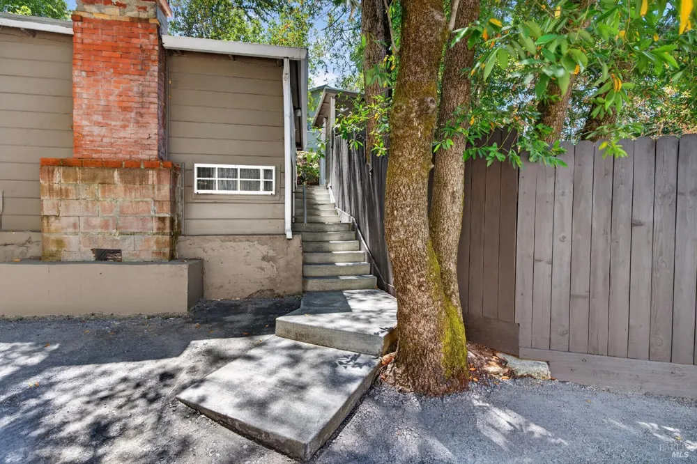 8645 Mirabel Road Forestville, CA 95436