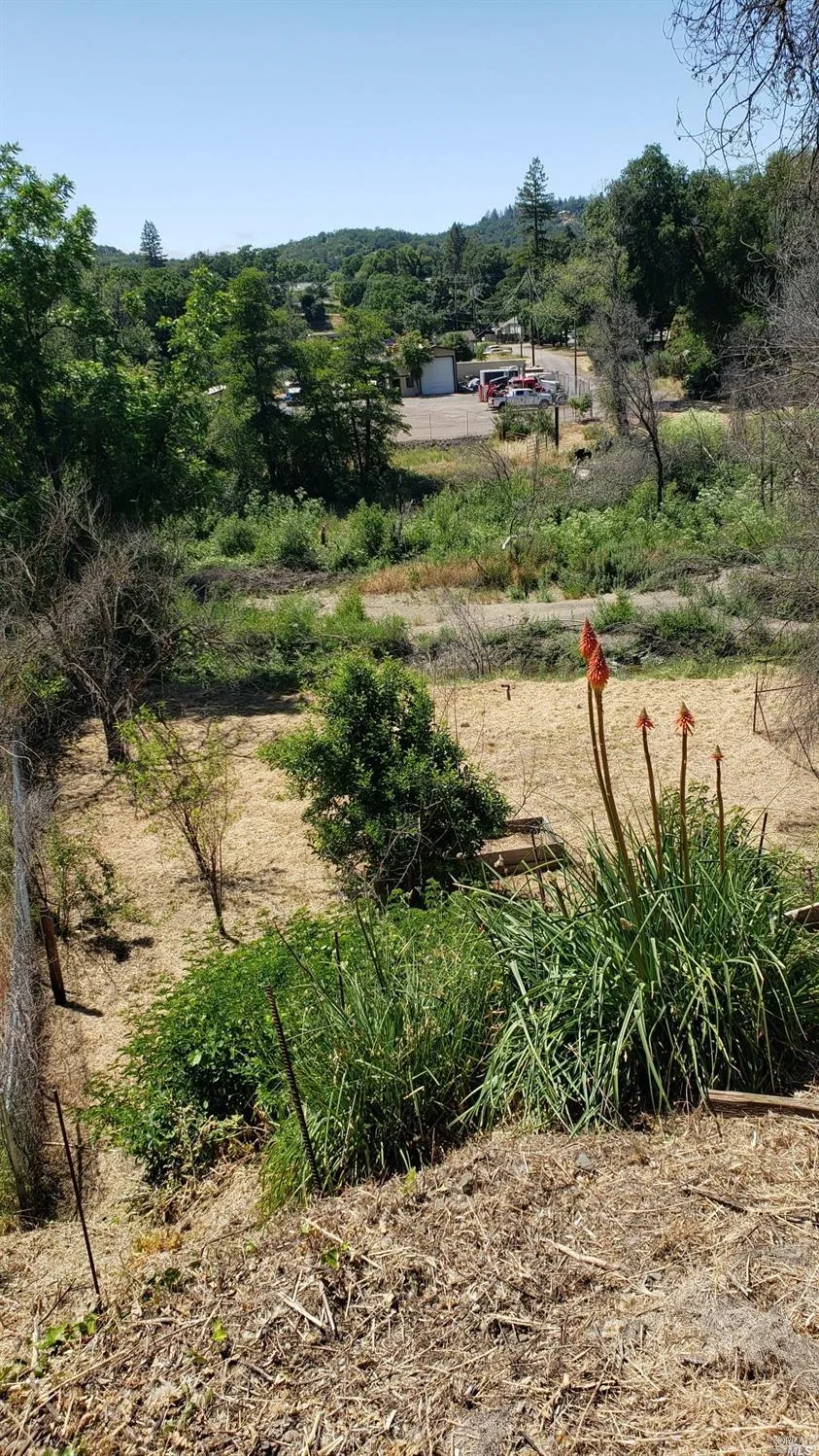 6060 Eastside Calpella Road Ukiah, CA 95482
