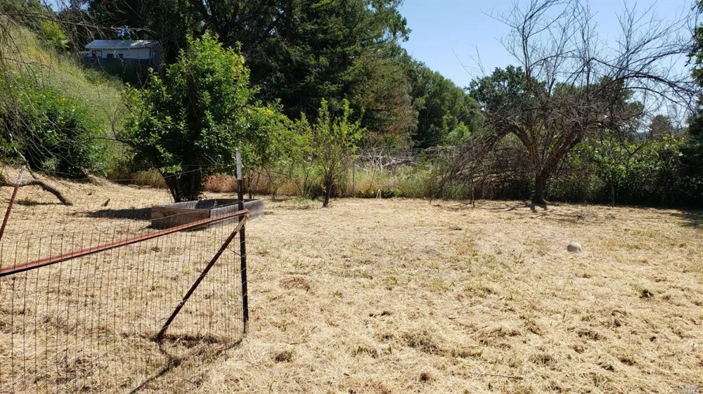6060 Eastside Calpella Road Ukiah, CA 95482