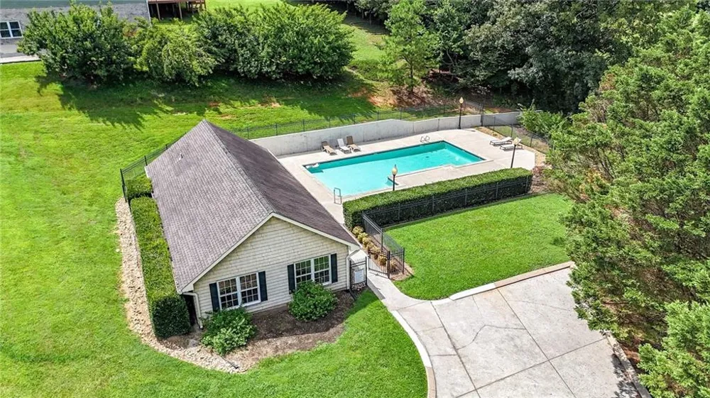 325 Highland Pointe Drive Cohutta, GA 30710