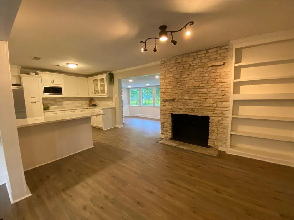 26941 E River Road Splendora, TX 77372