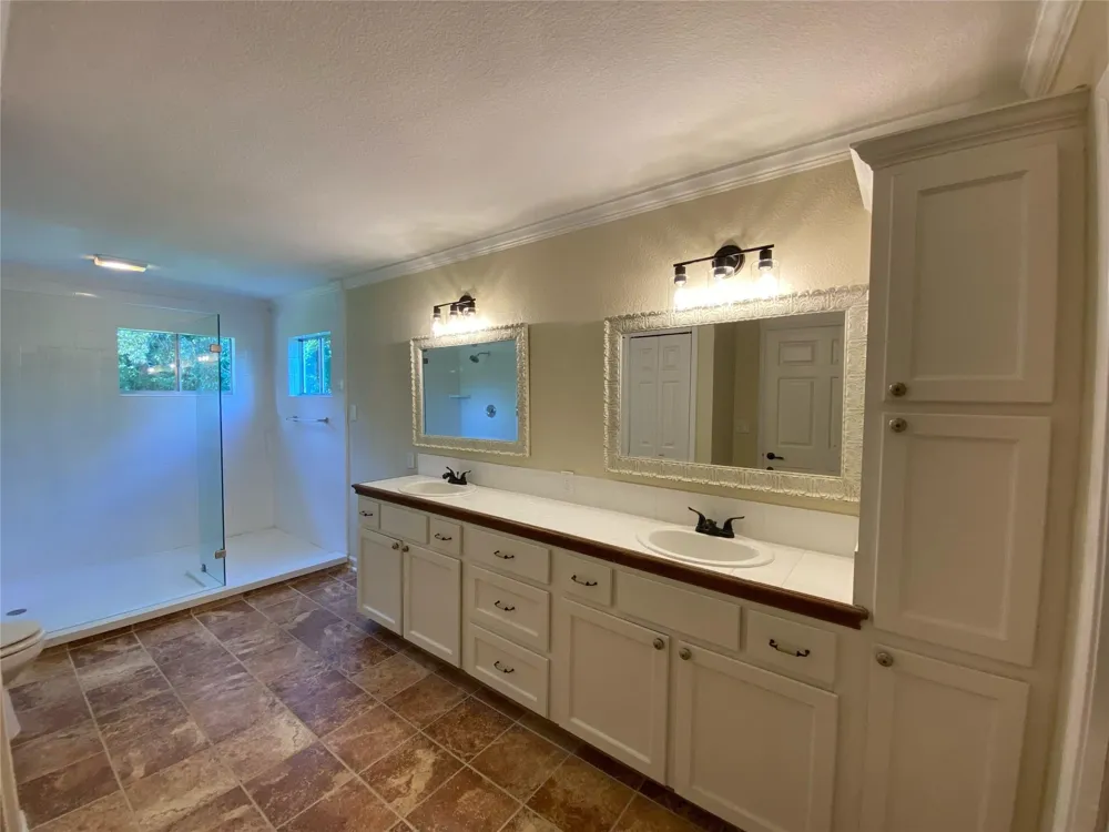 26941 E River Road Splendora, TX 77372