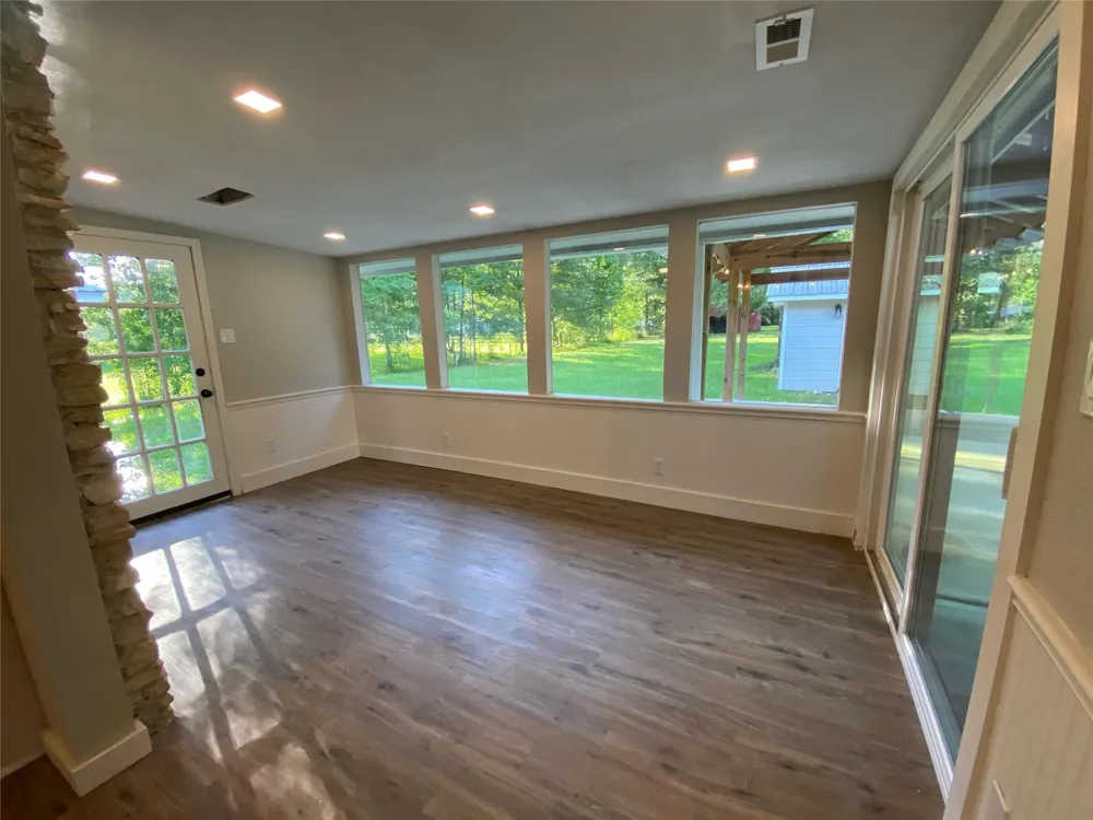 26941 E River Road Splendora, TX 77372