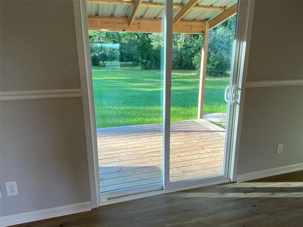 26941 E River Road Splendora, TX 77372