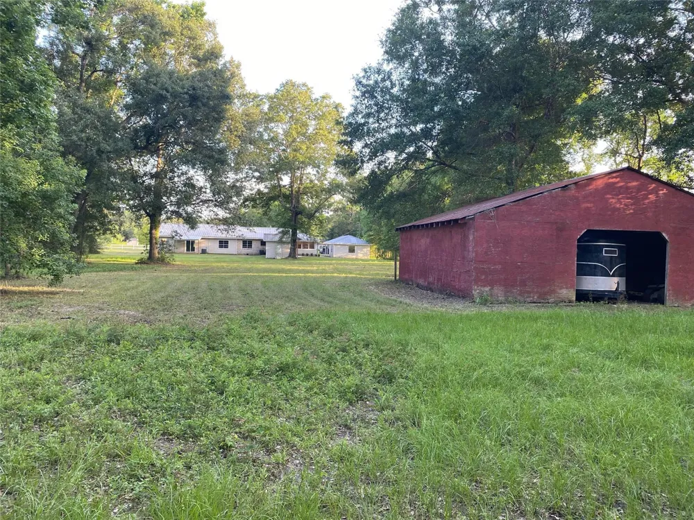 26941 E River Road Splendora, TX 77372
