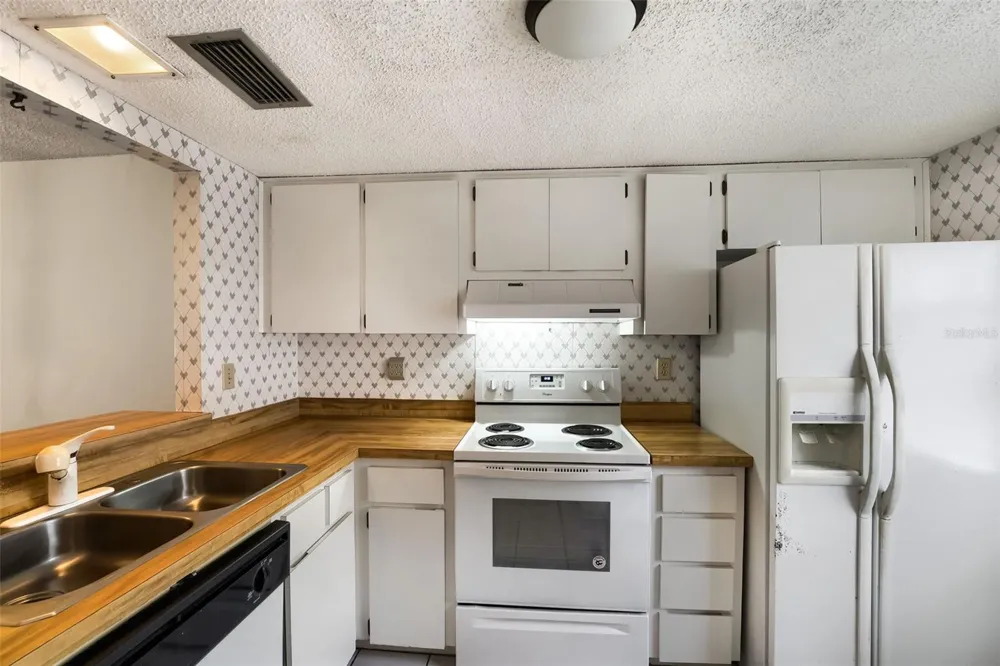11210 CARRIAGE HILL DRIVE #6 Port Richey, FL 34668