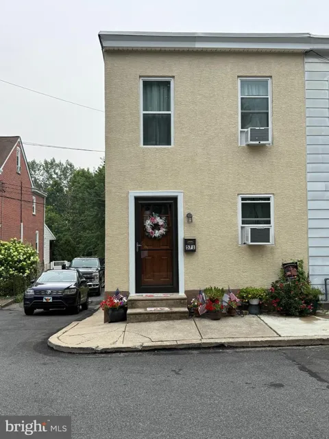 571 SUMMIT STREET