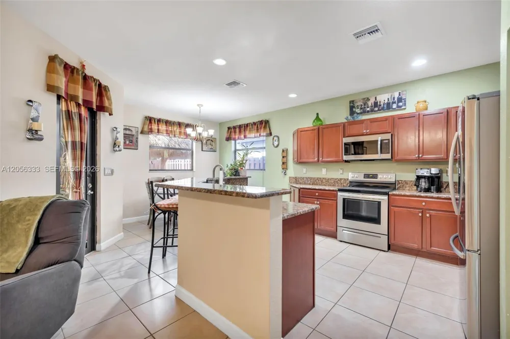 10445 SW 226th St Cutler Bay, FL 33190