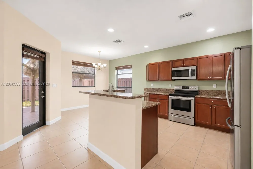 10445 SW 226th St Cutler Bay, FL 33190