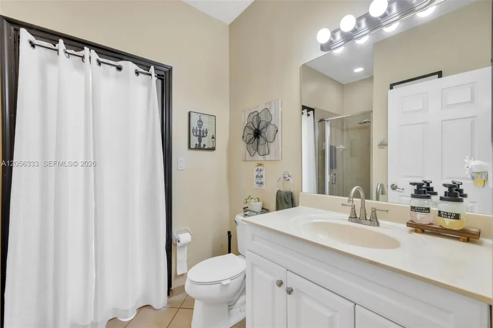 10445 SW 226th St Cutler Bay, FL 33190