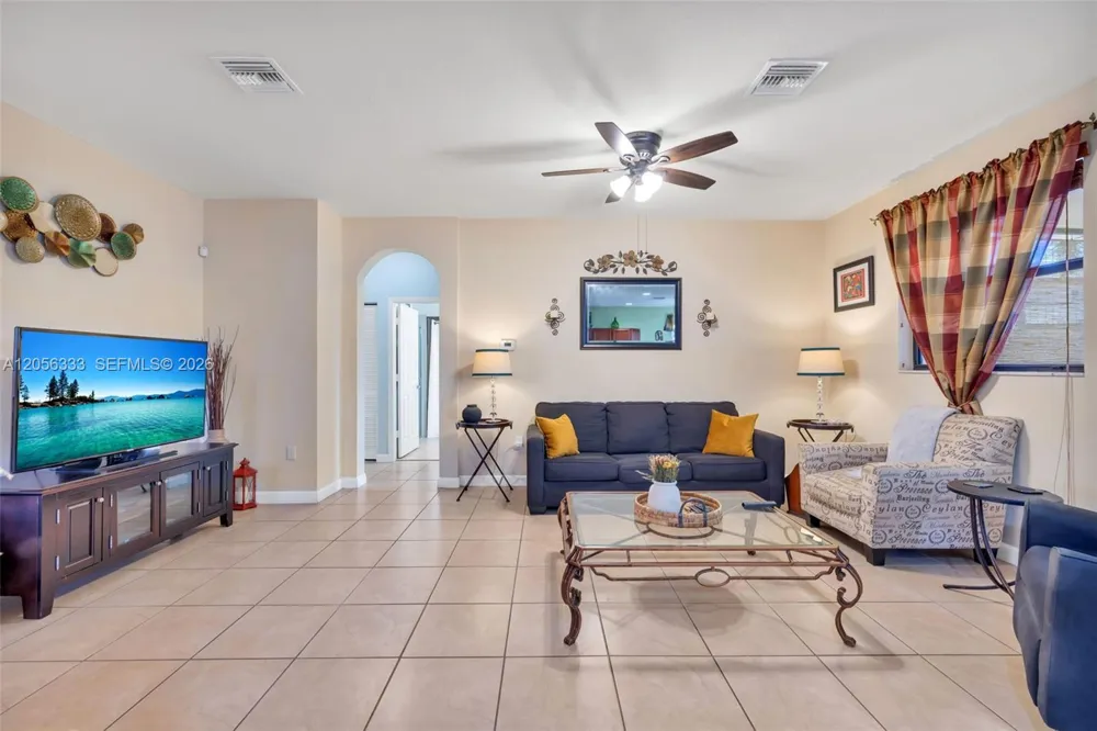 10445 SW 226th St Cutler Bay, FL 33190