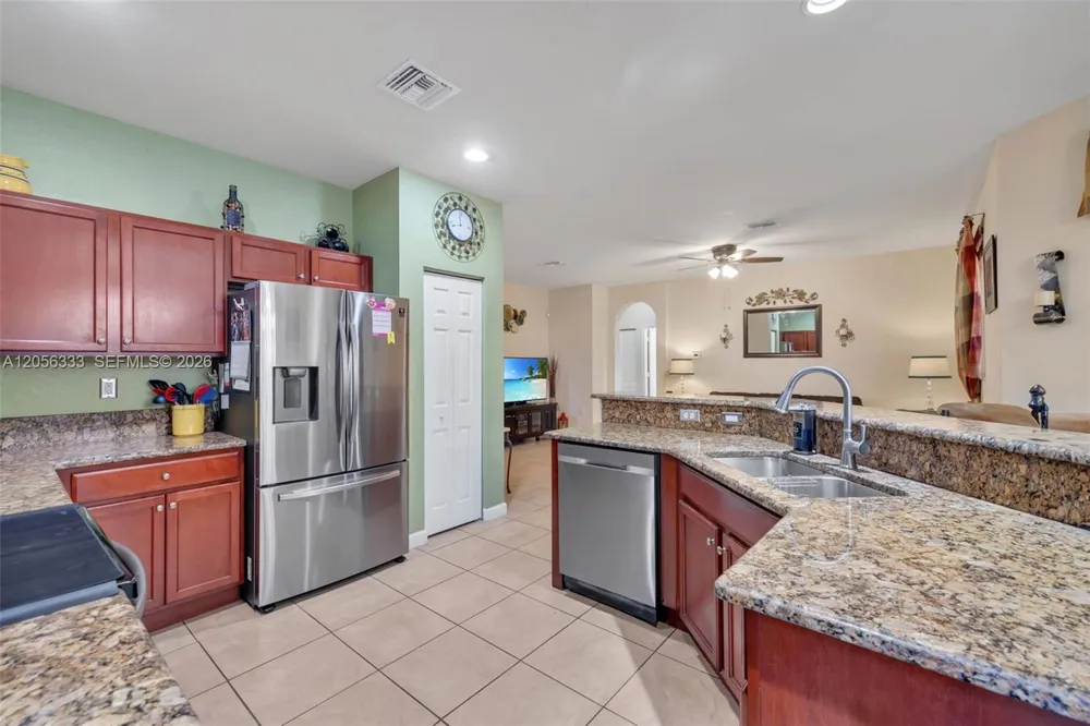 10445 SW 226th St Cutler Bay, FL 33190