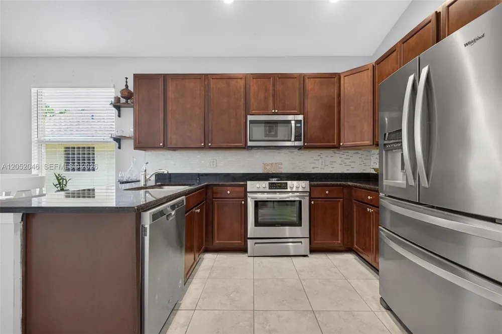 9760 Palm Breezes Dr Fort Pierce, FL 34945