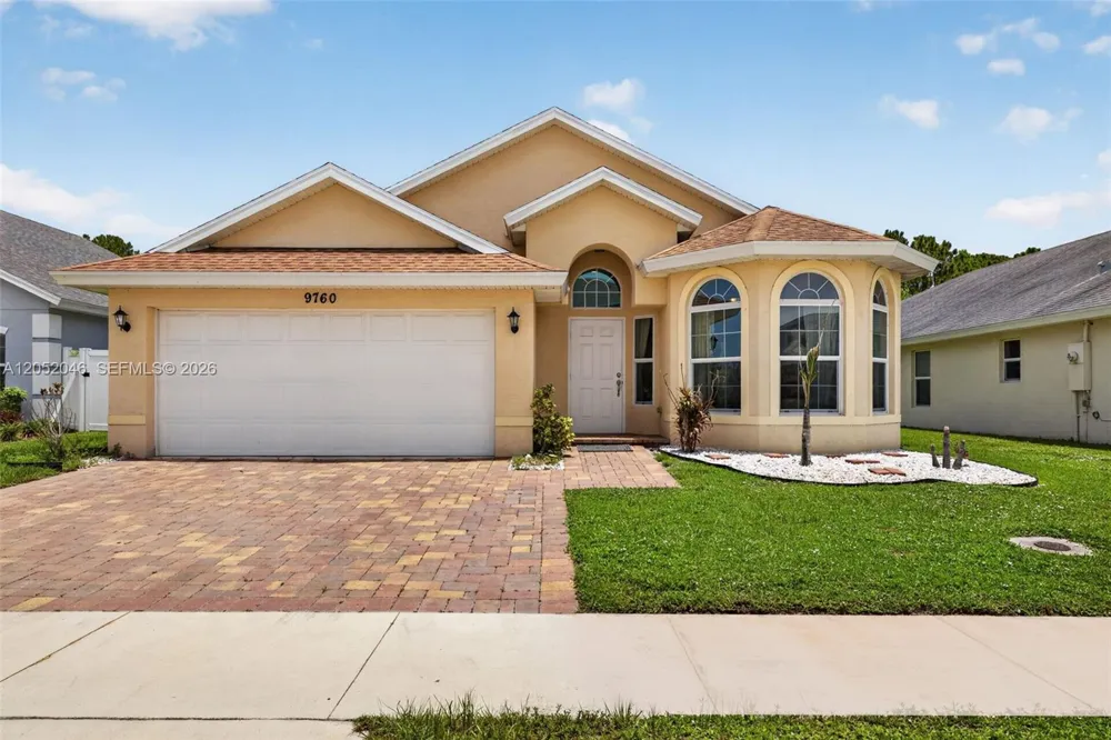 9760 Palm Breezes Dr Fort Pierce, FL 34945