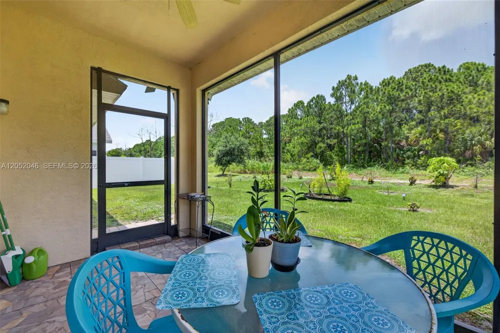 9760 Palm Breezes Dr Fort Pierce, FL 34945