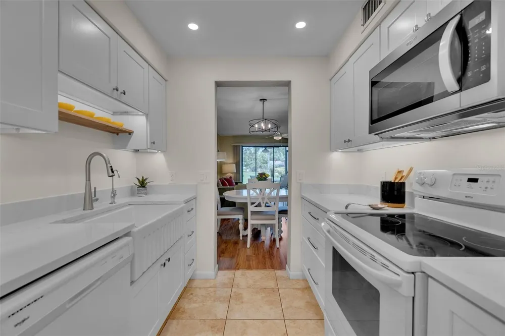 4644 LONGWATER CHASE #97 Sarasota, FL 34235