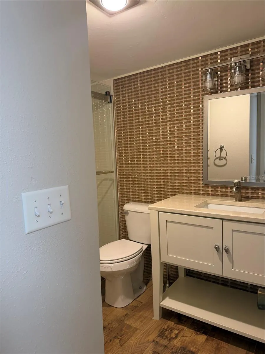 1400 1ST AVENUE W #806 Bradenton, FL 34205