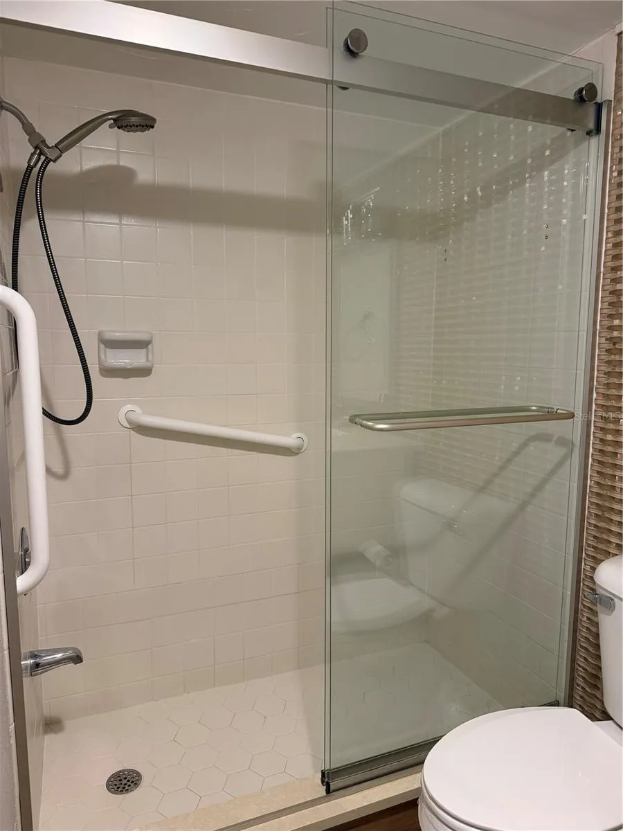 1400 1ST AVENUE W #806 Bradenton, FL 34205