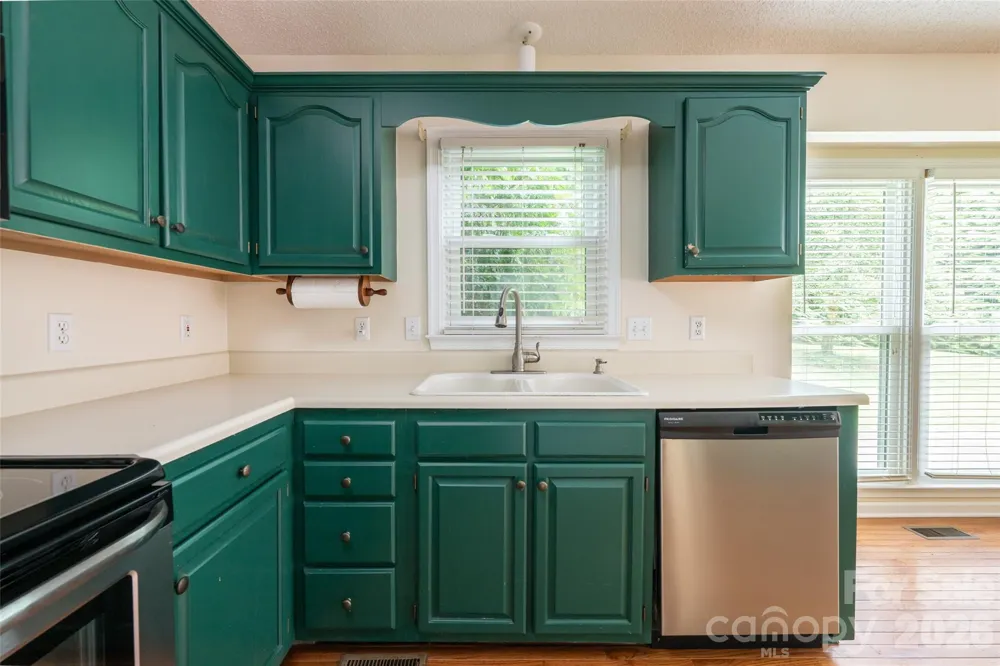 204 Windsor Forest Circle Fletcher, NC 28732