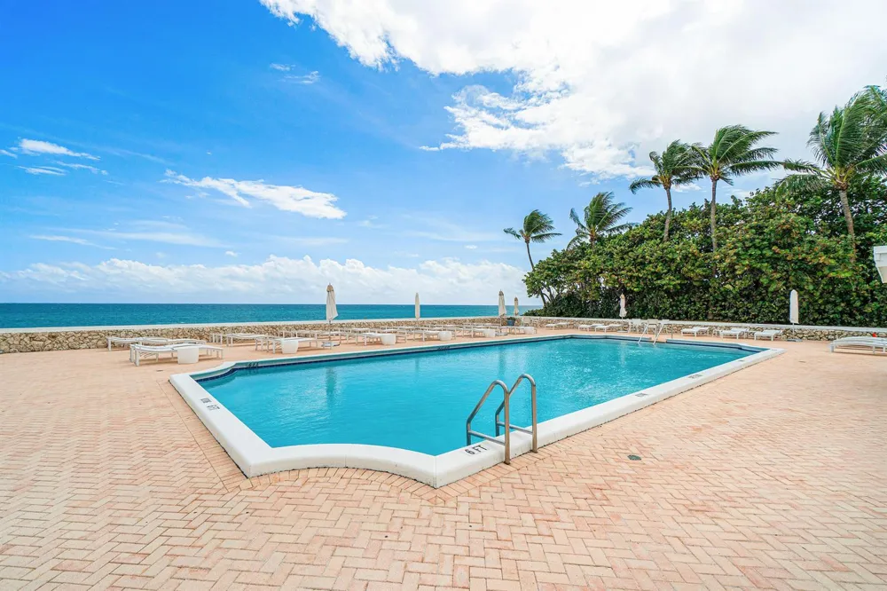 2295 S Ocean Boulevard #425 Palm Beach, FL 33480