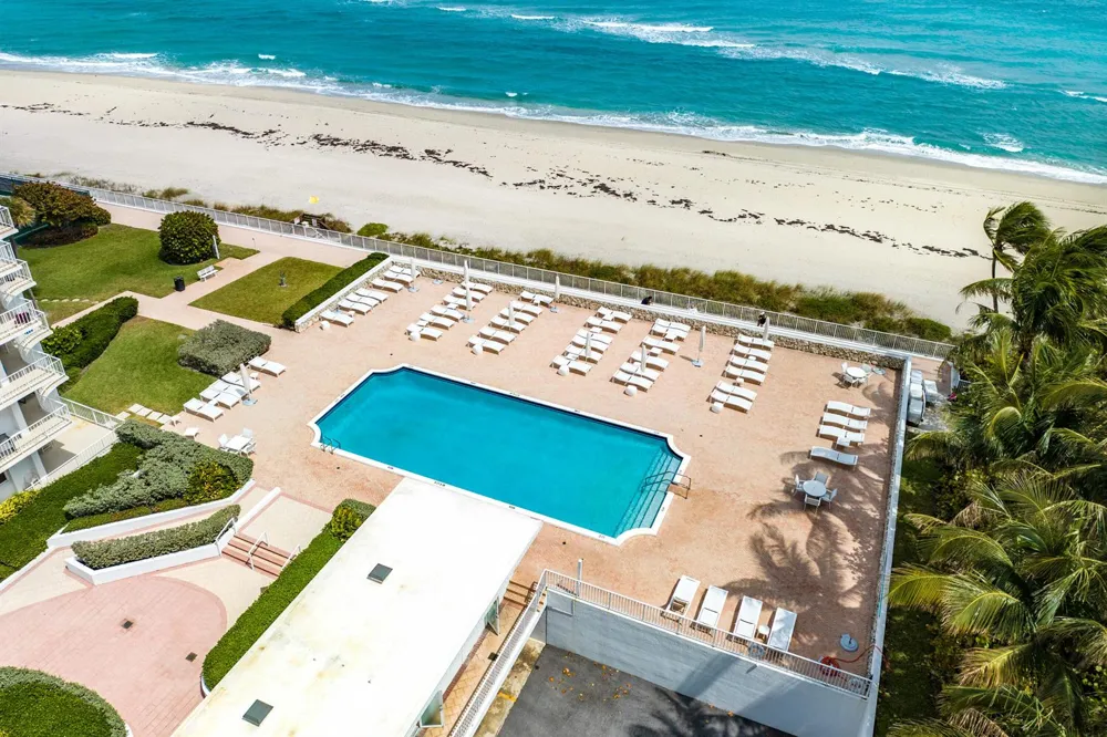 2295 S Ocean Boulevard #425 Palm Beach, FL 33480