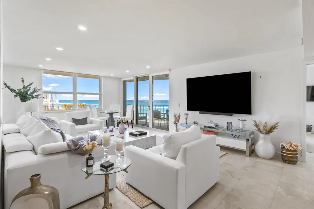 2295 S Ocean Boulevard #425 Palm Beach, FL 33480